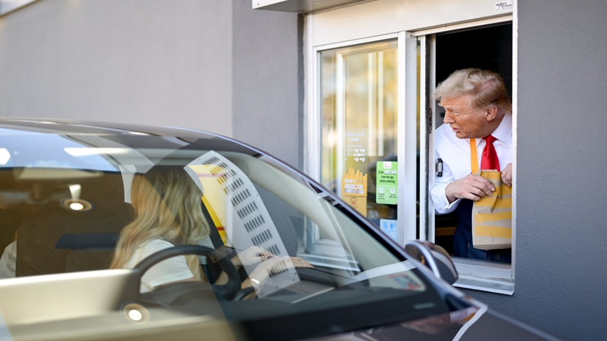 TRUMP TEK BAŞINA MCFLURRY MAKİNESİNİ DÜZELTEBİLİR Mİ? / hamaset.com.tr